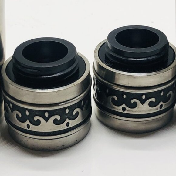 Vintage Salt And Pepper Shaker Set Stainless Steel Deluxe Black Wave Inlay Japan - Picture 11 of 12